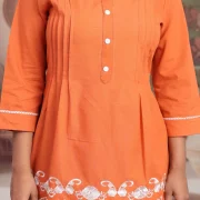 Floral Embroidered Scallop-Hem Pintuck Kurta Pant Co-ord Set