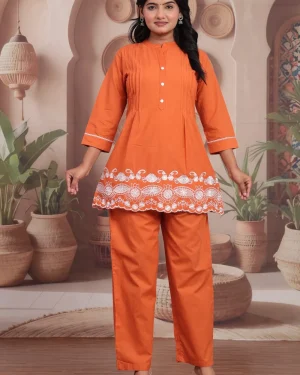 Floral Embroidered Scallop-Hem Pintuck Kurta Pant Co-ord Set