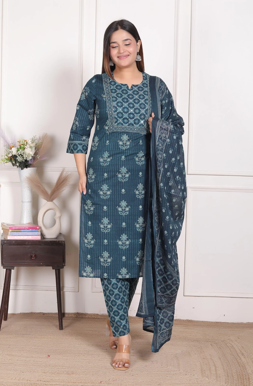 Roohani Geo-Floral Lattice Yoke Suit Set